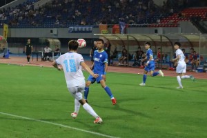  图卢兹主场十人应战，顽强逼平领头羊巴黎  