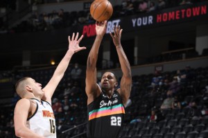  约基奇准三双领衔掘金击退热火迎四连胜