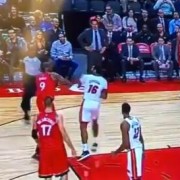  都灵德比战平局收场双方球迷爆发冲突  