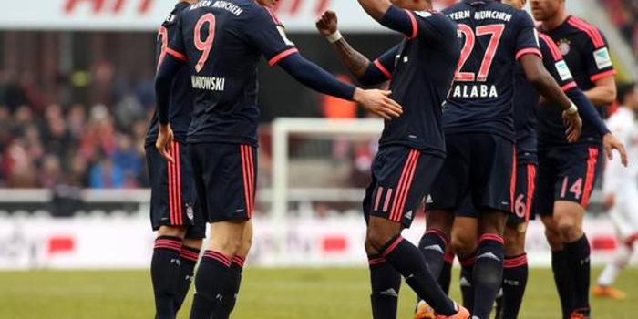  科隆门将超神扑救零封拜仁攻击群  