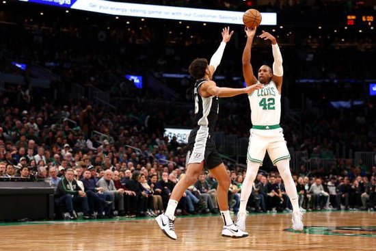  马刺文班亚马荣膺年度盖帽王称号  