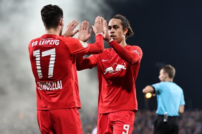  勒沃库森狂轰四球大胜稳固前三席位  